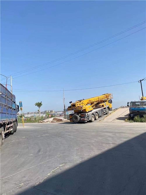 石狮市25吨吊车的租赁价格大概是多少？